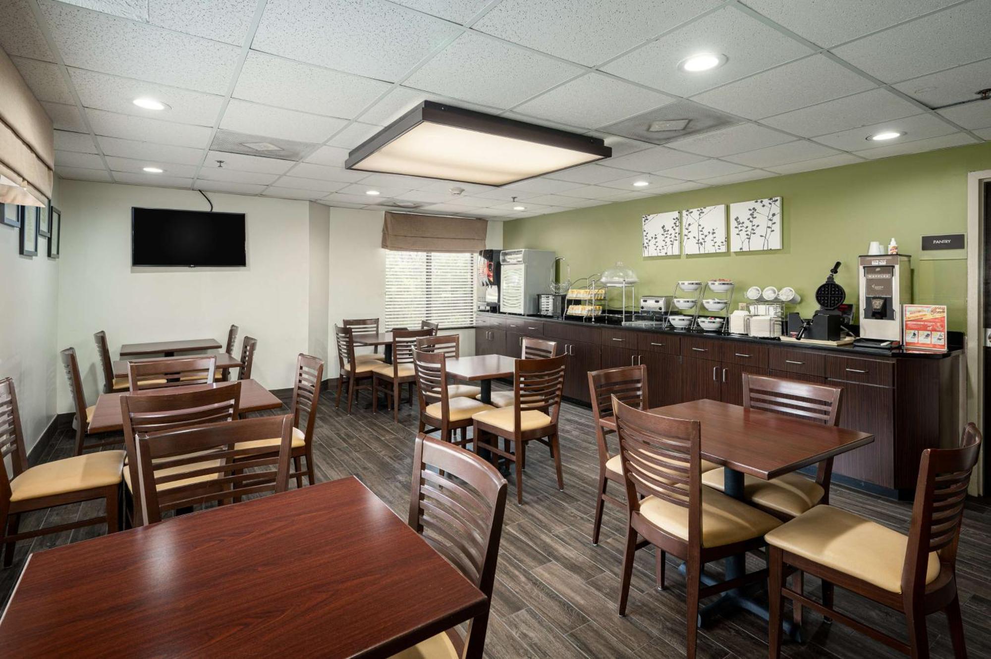 Surestay By Western Flowertown Hotel 2*