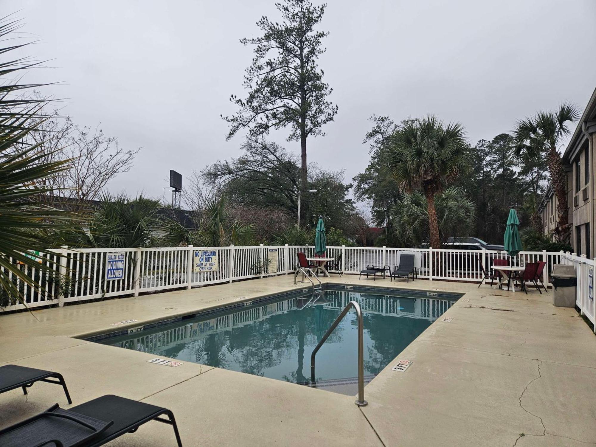 Surestay By Western Flowertown Summerville