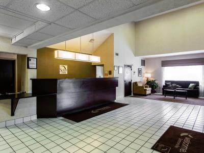 Surestay By Western Flowertown Hotel